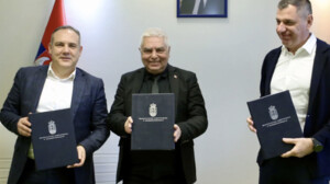 Potpisani ugovori o izgradnji širokopojasne mreže u ruralnim područjima Srbije