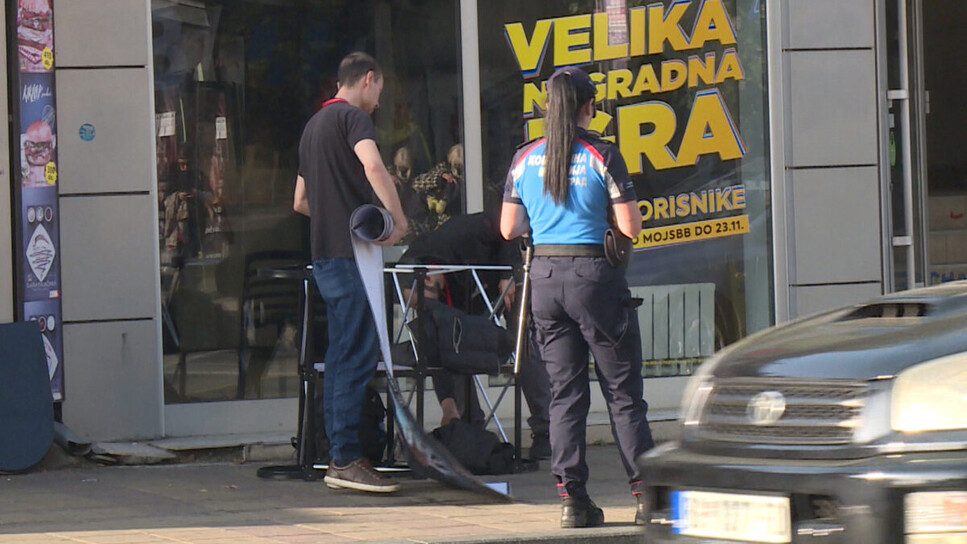 N1: Komunalna milicija naložila Telekomu da ukloni štand ispred prodajnog mesta SBB-a