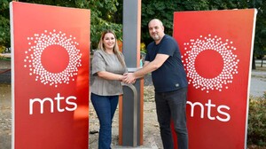 Telekom Srbija poklonila Wi-Fi drvo i školske pakete u Negotinu