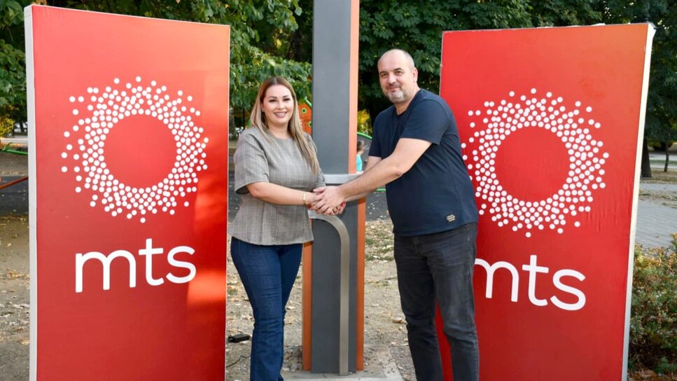 Telekom Srbija poklonila Wi-Fi drvo i školske pakete u Negotinu